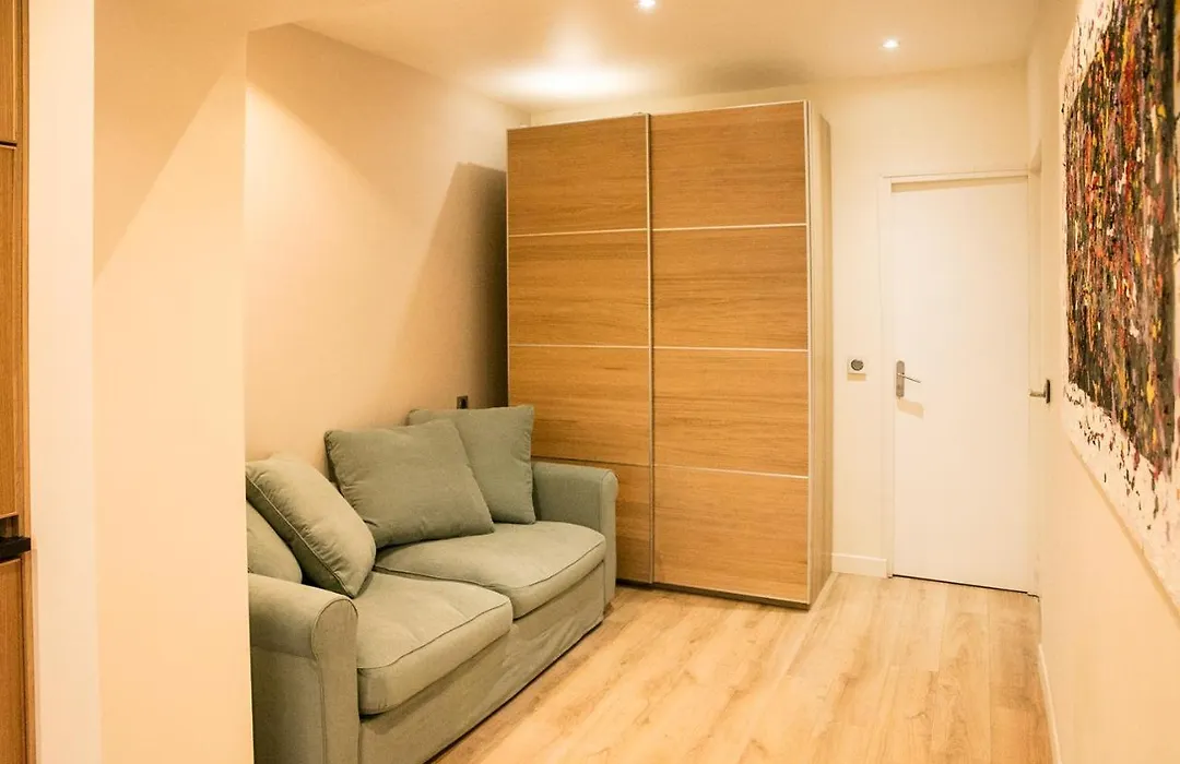 Apart 2 Opera New 2-3 Rooms For 4 Guests-1