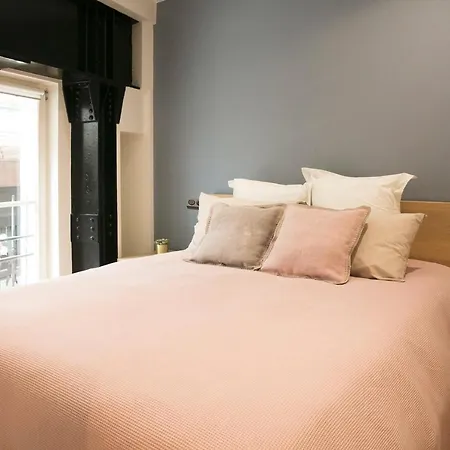 Apart 2 Opera New 2-3 Rooms For 4 Guests-2
