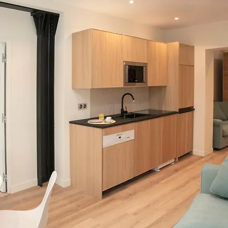 Apart 2 Opera New 2-3 Rooms For 4 Guests-3